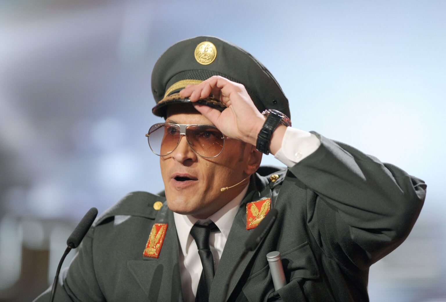 Woran starb Mirco Nontschew? Todesursache des beliebten deutschen Komikers erklärt Woran starb Mirco Nontschew